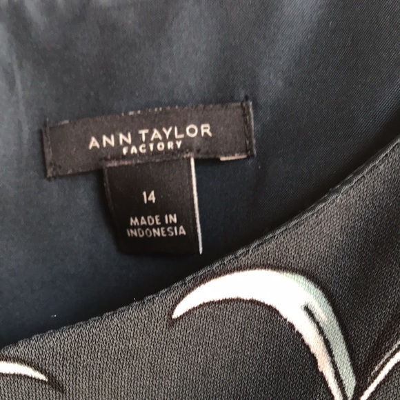 Ann Taylor Floral Shift Dress Lillies size 14 - Picture 3 of 5